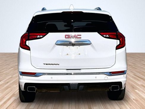 Used 2019 GMC Terrain Denali w/ Driver Alert Package II FWD image 4