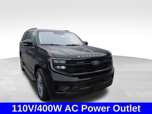 Used 2025 Ford Expedition Active AWD/4WD image 4