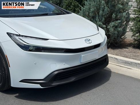 Used 2026 Toyota Prius LE FWD image 11