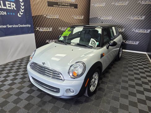 Used 2013 MINI Cooper Hardtop image 2