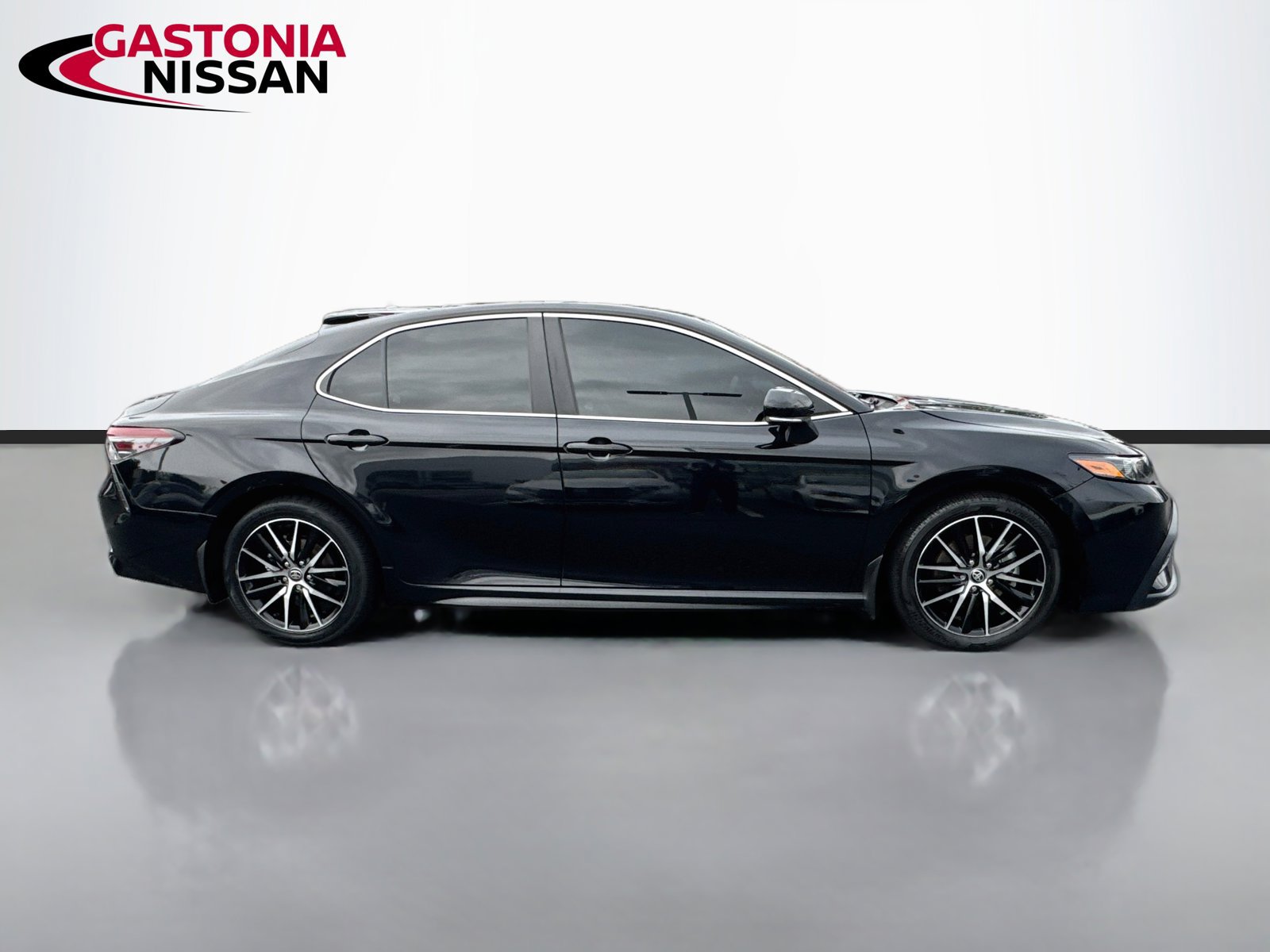 Used 2024 Toyota Camry SE w/ Cold Weather Package AWD/4WD image 10