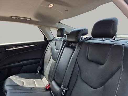 Used 2019 Ford Fusion Titanium image 19