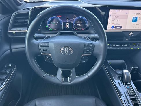 Certified 2025 Toyota Crown Platinum AWD/4WD image 14