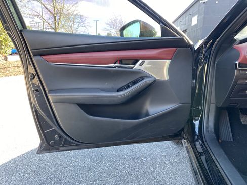 Used 2025 MAZDA MAZDA3 2.5 S Hatchback w/ Premium Pkg image 22