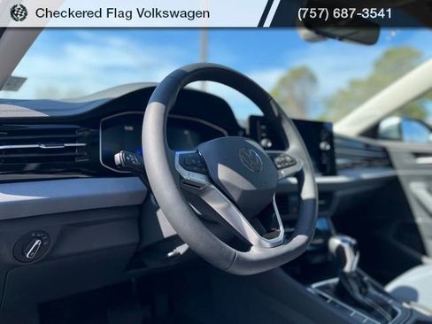 New 2026 Volkswagen Jetta SE FWD image 17