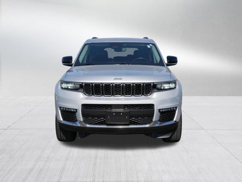 Used 2022 Jeep Grand Cherokee L Limited AWD/4WD image 2