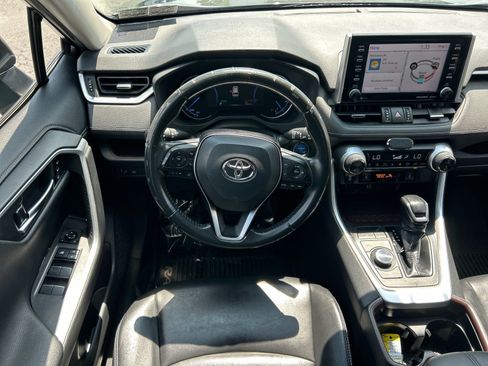 Used 2019 Toyota RAV4 Limited w/ Carpet Mat Package AWD/4WD image 2