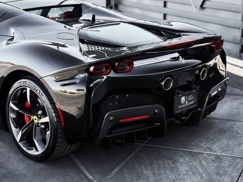 Used 2024 Ferrari SF90 Spider image 12