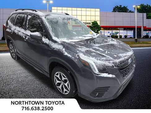 Used 2022 Subaru Forester Premium image 1