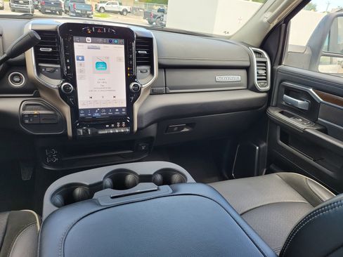 Used 2024 RAM 2500 Laramie w/ Safety Group AWD/4WD image 17