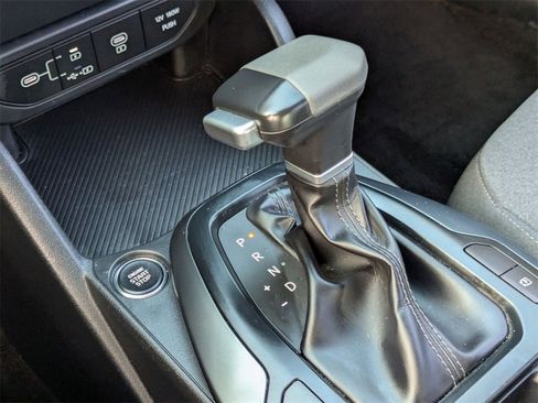 Used 2025 Kia K4 LXS image 24