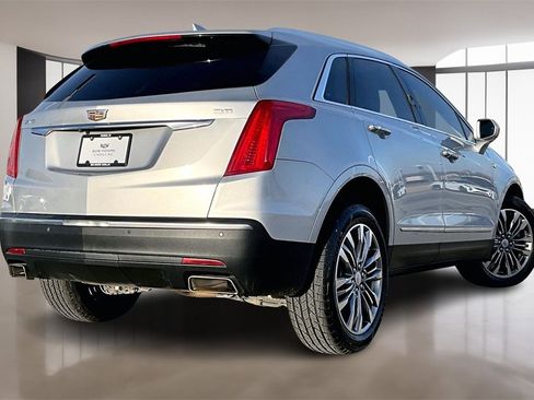 Used 2017 Cadillac XT5 Premium Luxury image 2