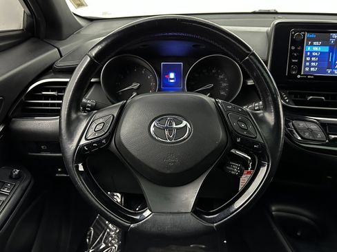 Used 2018 Toyota C-HR XLE image 24