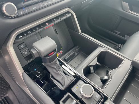 New 2026 Toyota Tundra Limited AWD/4WD image 25