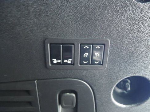 Used 2018 Chevrolet Tahoe LT image 34