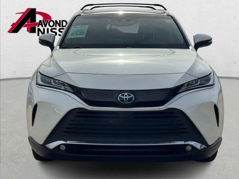 Used 2023 Toyota Venza XLE image 6