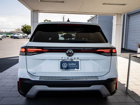 Certified 2025 Volkswagen Tiguan SE image 19