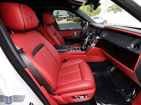 Used 2019 Rolls-Royce Cullinan image 15