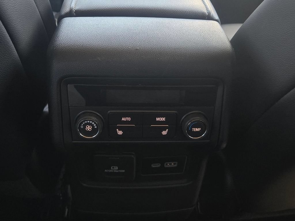 Used 2023 GMC Acadia Denali FWD image 9