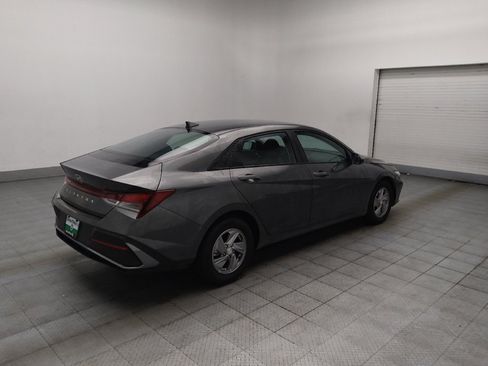 Used 2025 Hyundai Elantra SE FWD image 10
