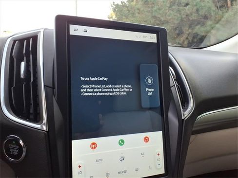 Used 2022 Ford Edge Titanium image 17