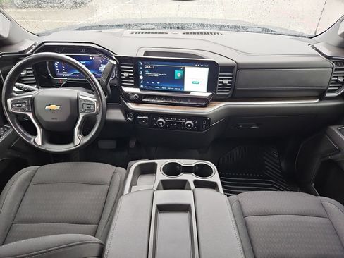 Used 2022 Chevrolet Silverado 1500 LT w/ Z71 Off-Road Package AWD/4WD image 13