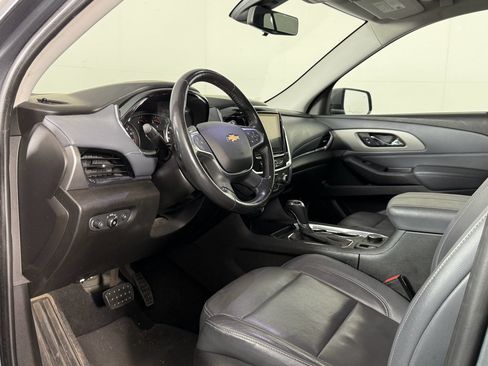 Used 2018 Chevrolet Traverse LT AWD/4WD image 3