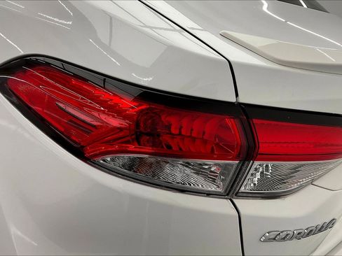Used 2024 Toyota Corolla SE image 29