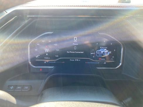 Used 2025 GMC Sierra 3500 AT4 w/ Technology Package AWD/4WD image 18