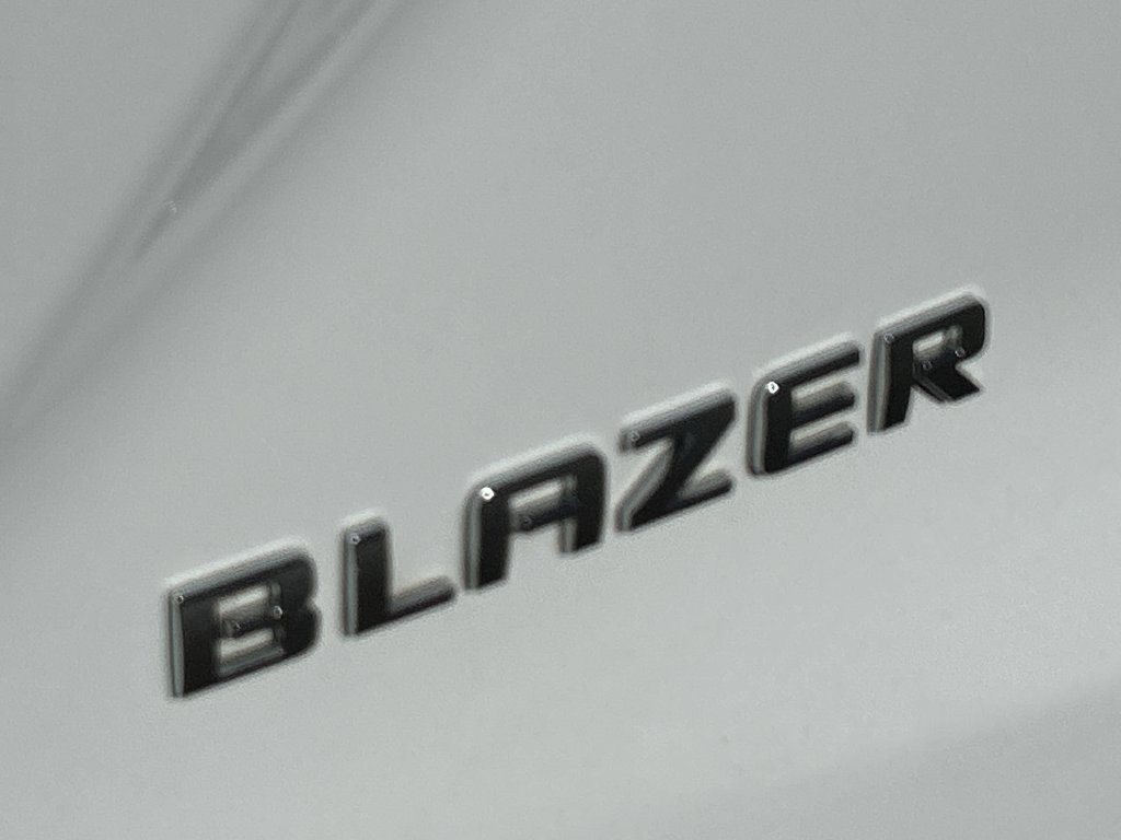 Used 2025 Chevrolet Blazer LT FWD image 26