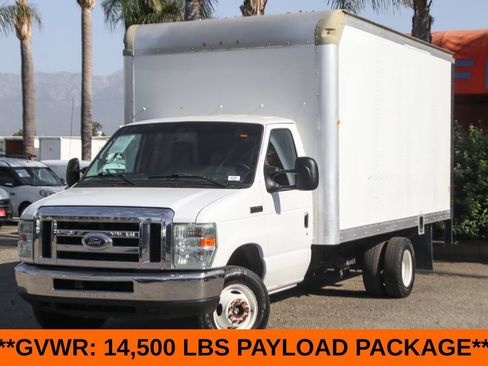 Used 2016 Ford E-450 and Econoline 450 Super Duty w/ Power Windows & Locks Group RWD image 4