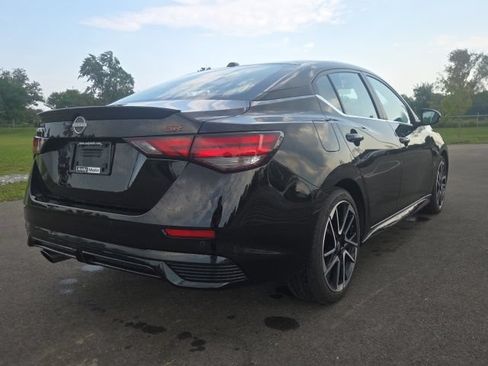 Used 2025 Nissan Sentra SR FWD image 7