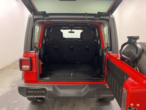 Used 2018 Jeep Wrangler Unlimited Sport S AWD/4WD image 30