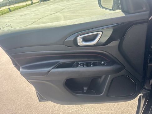 Used 2022 Jeep Compass Trailhawk w/ Trailhawk Convenience Group image 16