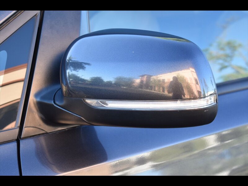 Used 2020 Kia Sedona LX FWD image 47