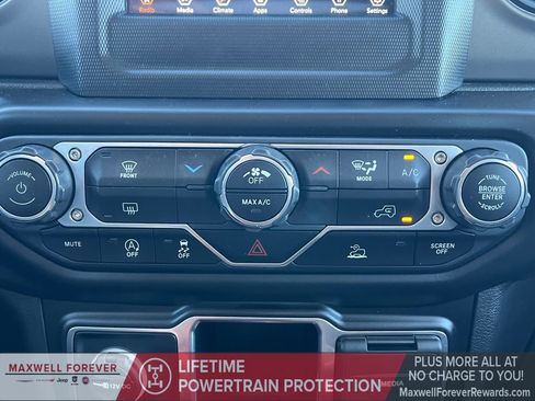 Used 2022 Jeep Gladiator Sport image 4