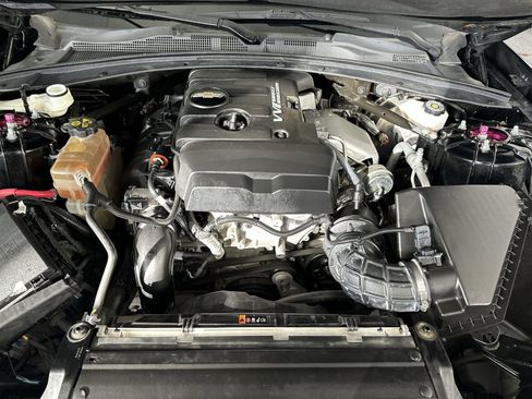 Used 2022 Chevrolet Camaro LT image 32