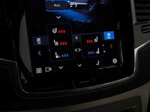 Certified 2023 Volvo XC90 B6 Ultimate w/ Protection Package Premier image 33