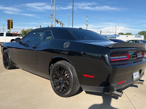 Used 2018 Dodge Challenger R/T w/ Blacktop Package RWD image 13