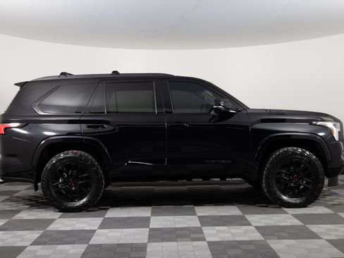 Used 2024 Toyota Sequoia SR5 w/ SR5 Premium Package AWD/4WD image 9