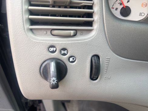 Used 2003 Ford Explorer Sport Trac XLT image 29