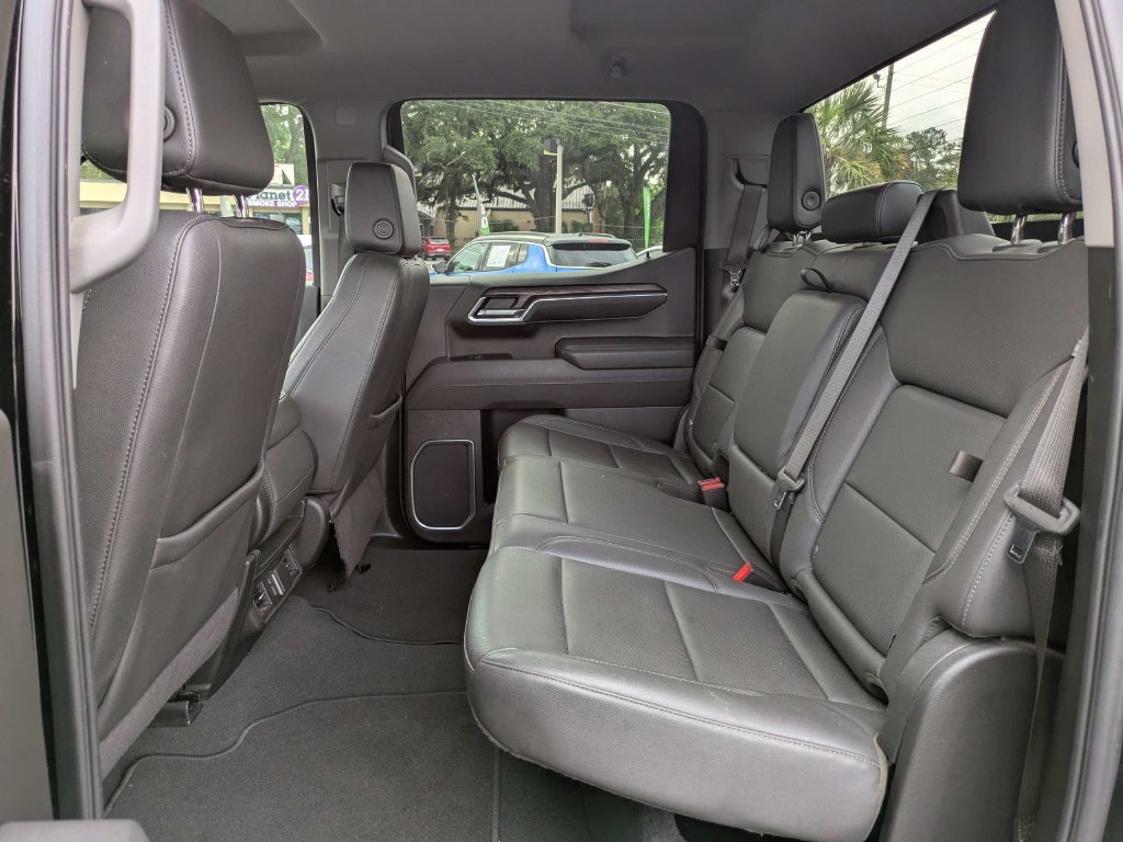 Used 2025 GMC Sierra 1500 SLT RWD image 14