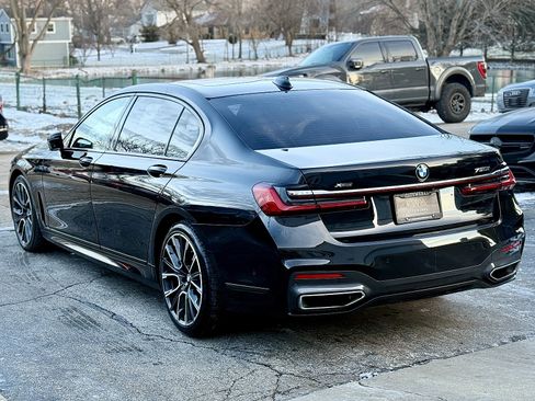 Used 2020 BMW 750i xDrive w/ Executive Package image 7