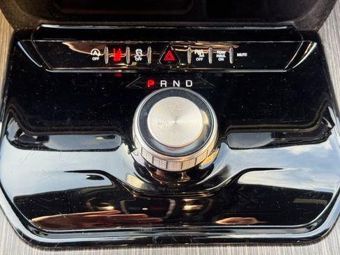 Used 2024 Jeep Wagoneer Series II w/ Flexible Seating Group image 26