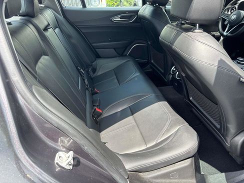 Used 2019 Alfa Romeo Giulia AWD image 11