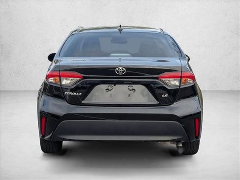 Used 2025 Toyota Corolla LE w/ Convenience Package image 7