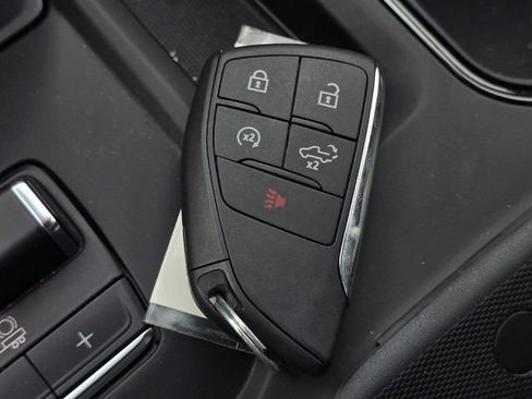 Used 2025 GMC Sierra 1500 AT4 w/ AT4 Premium Package AWD/4WD image 41