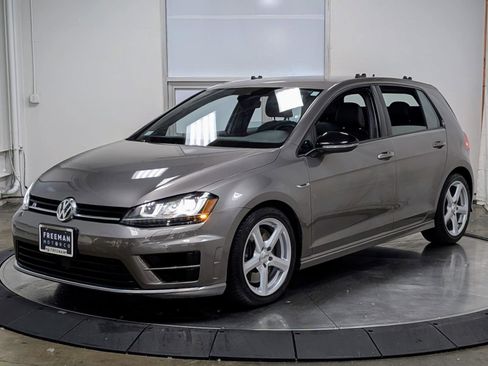 Used 2017 Volkswagen Golf 4-Door AWD/4WD image 4