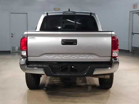 Used 2020 Toyota Tacoma SR5 w/ SR5 Appearance Package (SM) image 6