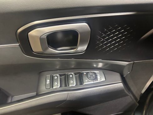 Used 2024 Kia Sorento LX image 10